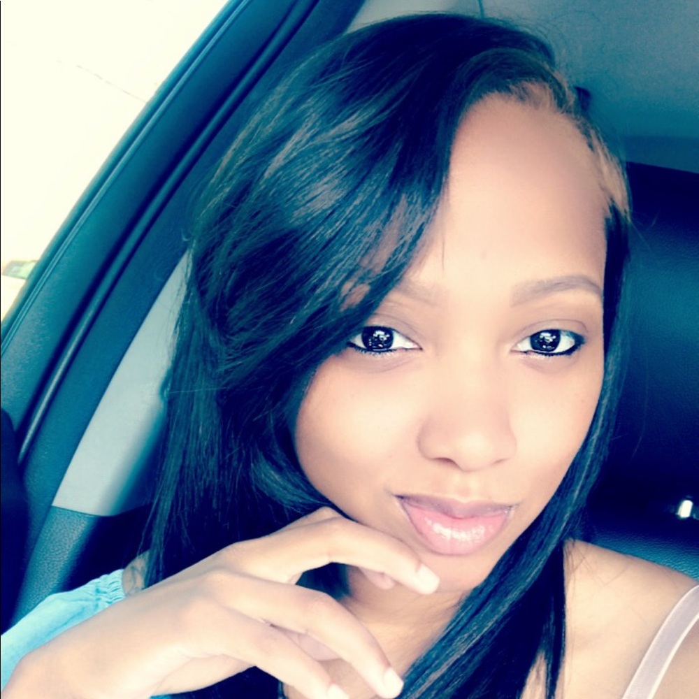 Meet your Posher, Asya